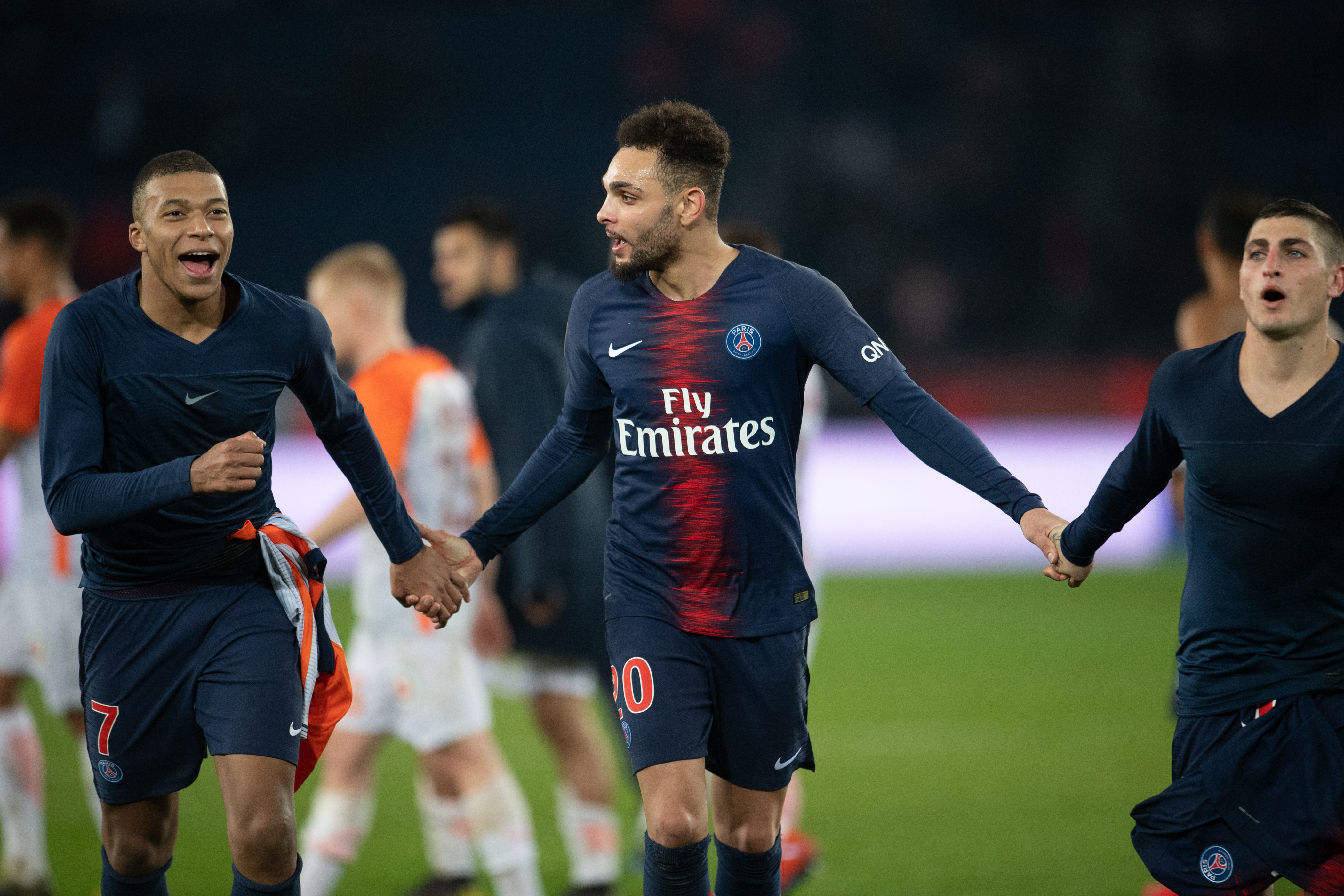 判争议而失 判争议而失