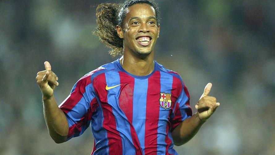 足球俱乐部友谊赛：美国迈阿密国际队踢和阿根廷纽维尔老男孩队